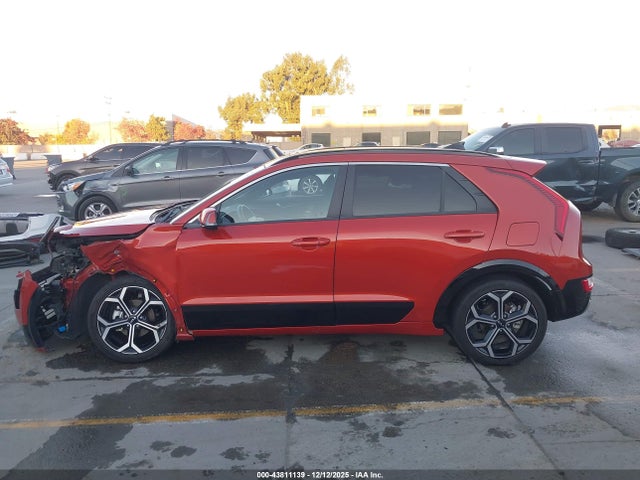 KNDCR3LE6P5066447 KIA Niro Ex Touring
