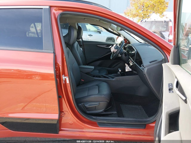 KNDCR3LE6P5066447 KIA Niro Ex Touring