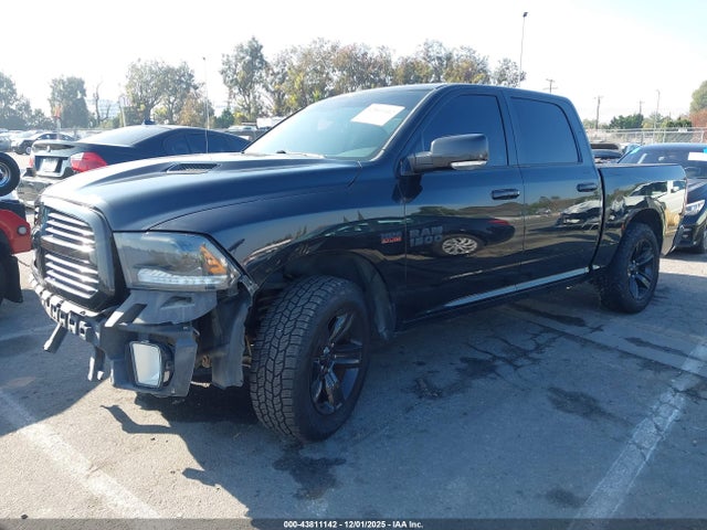 43811142 :رقم المزاد ، 1C6RR7MT4FS732338 vin ، 2015 Ram 1500 Sport مزاد بيع