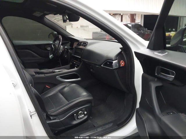 2018 JAGUAR F-PACE SADCM2FVXJA240415 Photo 4