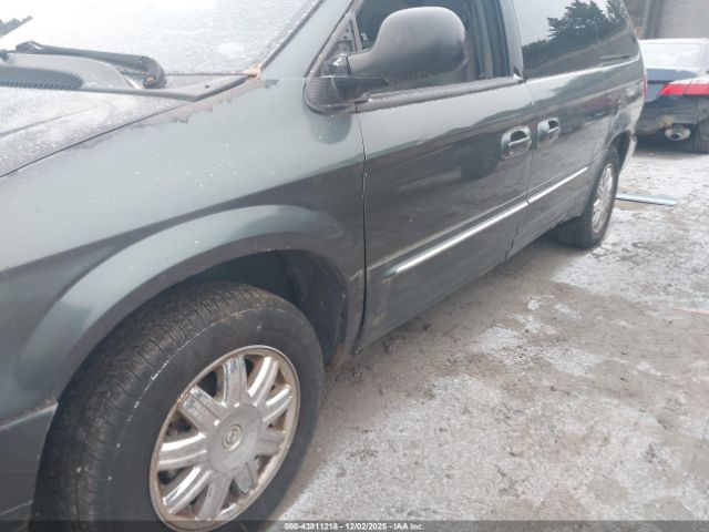 2004 CHRYSLER TOWN & COUNTRY 2C8GT64L44R535565 Photo 5