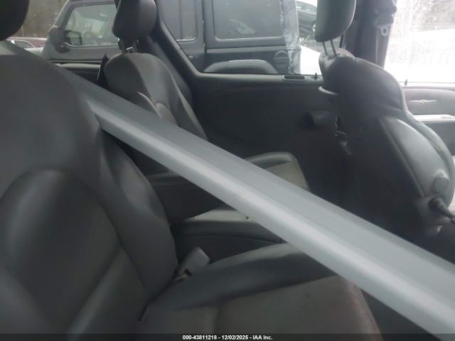 2004 CHRYSLER TOWN & COUNTRY 2C8GT64L44R535565 Photo 7