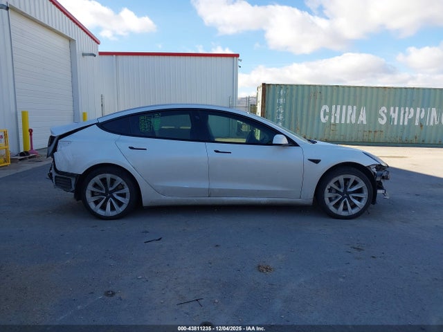 Tesla Model 3 Rear-wheel Drive 2022 5YJ3E1EA3NF142986 Image 14