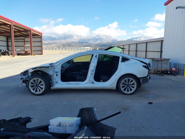 Tesla Model 3 Rear-wheel Drive 2022 5YJ3E1EA3NF142986 Image 15