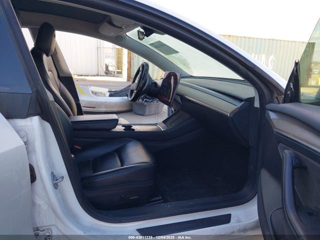 2022 TESLA MODEL 3 5YJ3E1EA3NF142986 Photo 4
