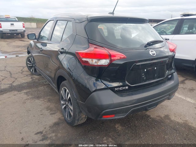 3N1CP5CUXKL529551 Nissan KICKS SV