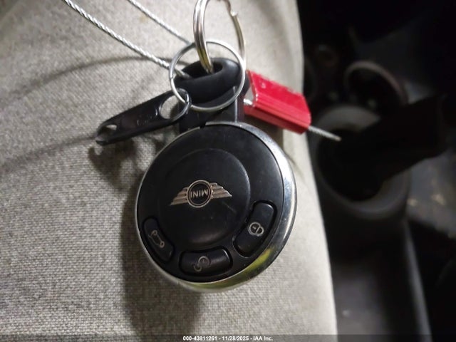 2011 MINI COOPER S WMWSV3C55BTY25050 Photo 10