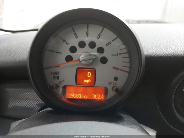 2011 MINI COOPER S WMWSV3C55BTY25050 Photo 6