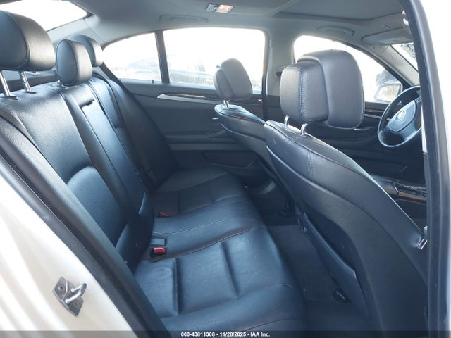 2011 Bmw 535i მანქანა იყიდება აუქციონზე, vin: WBAFR7C55BC804924, აუქციონის ნომერი: 43811308