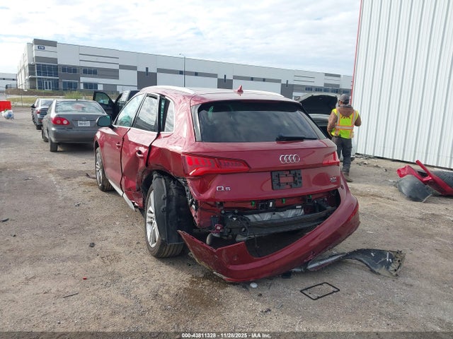 2018 AUDI Q5 WA1BNAFY9J2235896 Photo 2