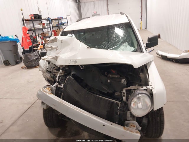 1C4NJRFB1HD113900 Jeep Patriot Latitude 4x4