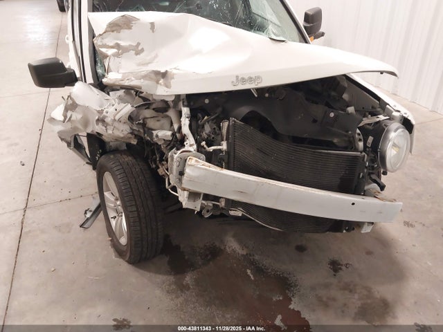 1C4NJRFB1HD113900 Jeep Patriot Latitude 4x4