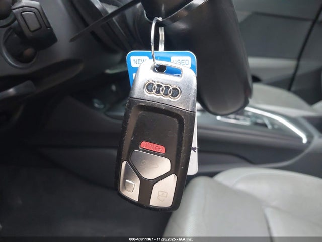 2017 AUDI A4 WAUFNAF4XHN042747 Photo 10