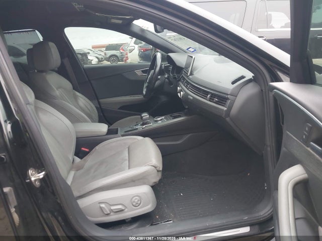 2017 AUDI A4 WAUFNAF4XHN042747 Photo 4