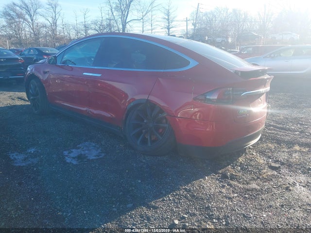 2017 TESLA MODEL X 5YJXCBE48HF061283 Photo 2