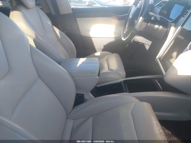 2017 TESLA MODEL X 5YJXCBE48HF061283 Photo 4