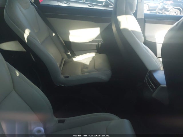 2017 TESLA MODEL X 5YJXCBE48HF061283 Photo 7