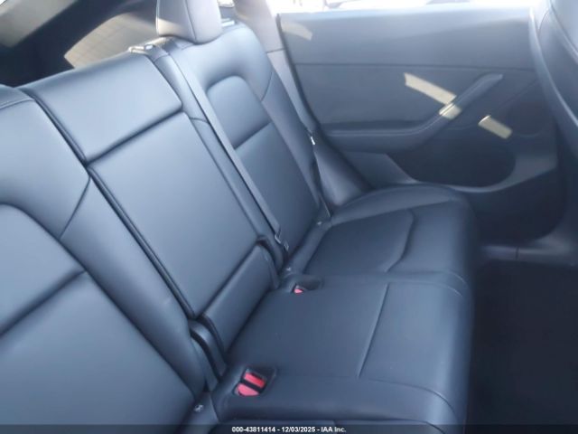 2022 TESLA MODEL Y 7SAYGDEF9NF521524 Photo 7