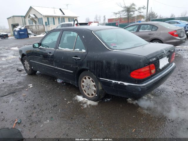 1999 MERCEDES-BENZ E 320 WDBJF82H1XX018740 Photo 2