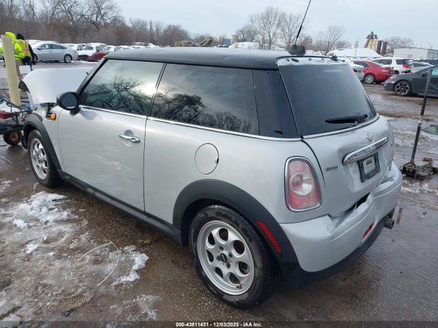 2012 MINI COOPER WMWSU3C54CT186292 Photo 2