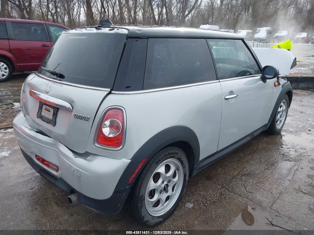 2012 MINI COOPER WMWSU3C54CT186292 Photo 3