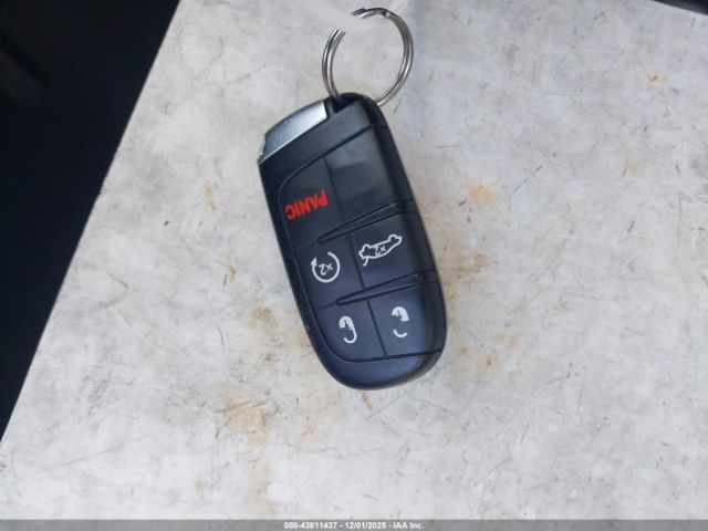 2023 CHRYSLER 300 2C3CCADG6PH620542 Photo 10