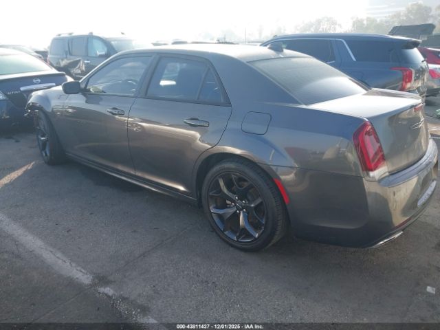 2023 CHRYSLER 300 2C3CCADG6PH620542 Photo 2
