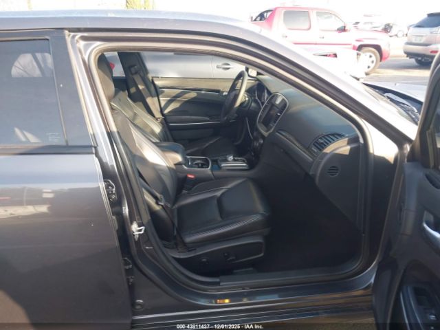 2023 CHRYSLER 300 2C3CCADG6PH620542 Photo 4