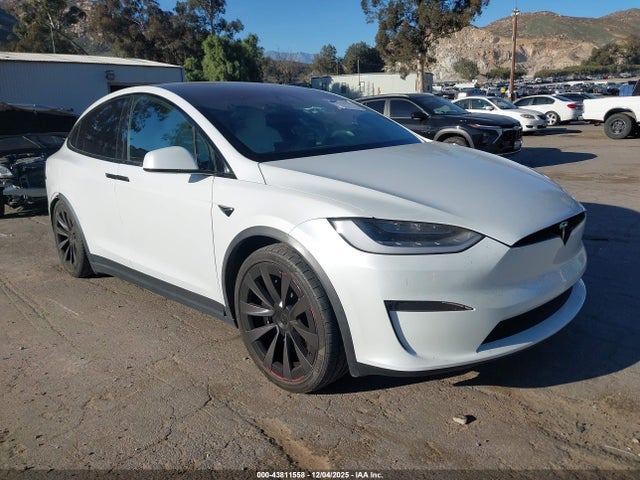 2023 TESLA MODEL X 7SAXCBE50PF385113 Photo 0