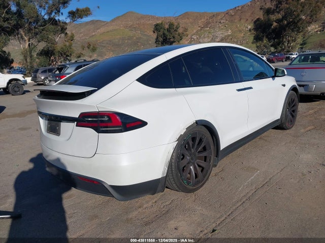 2023 TESLA MODEL X 7SAXCBE50PF385113 Photo 3