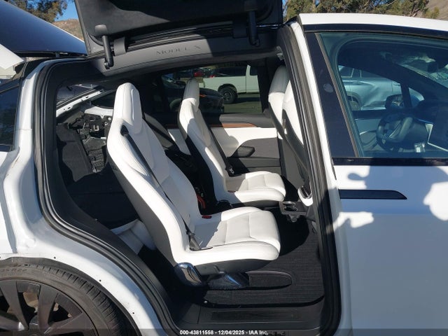 2023 TESLA MODEL X 7SAXCBE50PF385113 Photo 7