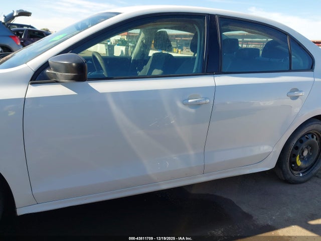 3VW267AJ5GM272667 Volkswagen Jetta 1.4t S