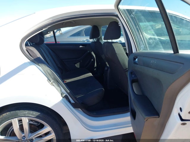 3VW267AJ5GM272667 Volkswagen Jetta 1.4t S
