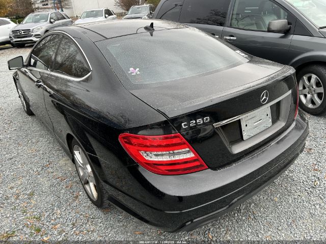 2015 MERCEDES-BENZ C 250 WDDGJ4HB5FG402644 Photo 2