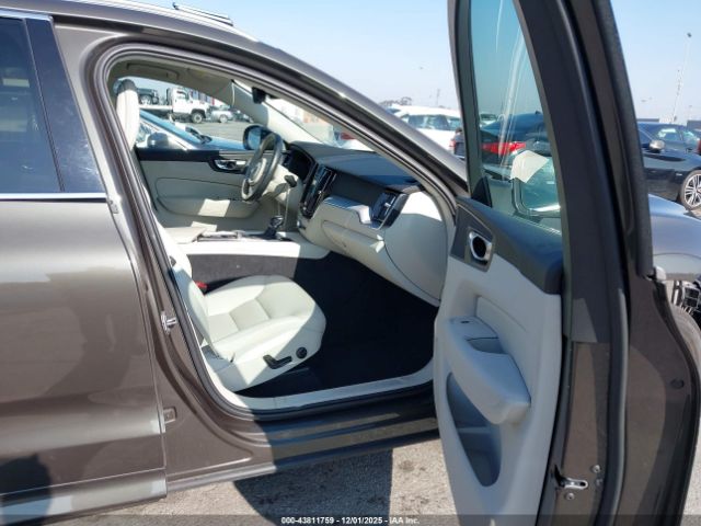 2020 VOLVO XC60 YV4102RK9L1565007 Photo 4