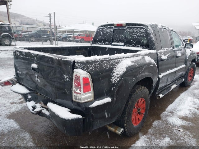 2008 MITSUBISHI RAIDER 1Z7HC28K48S572429 Photo 3