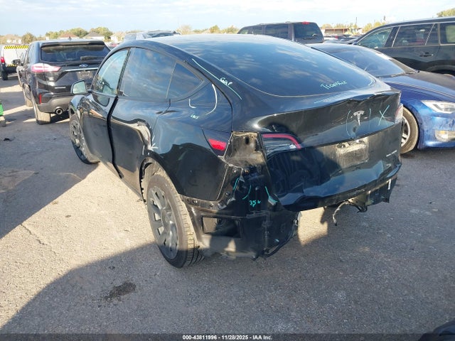 2022 TESLA MODEL Y 7SAYGDEE5NF319819 Photo 2