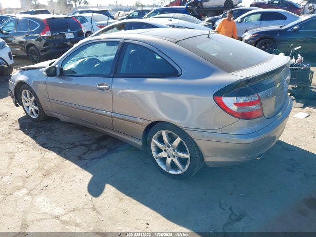 43812022 :رقم المزاد ، WDBRN64J15A675578 vin ، 2005 Mercedes-benz C 320 Sport مزاد بيع