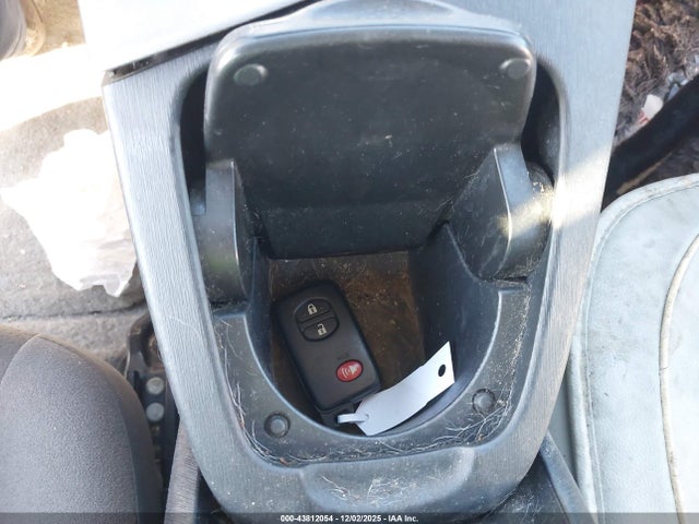 Toyota Prius Two 2015 JTDKN3DU9F1979402 Image 11