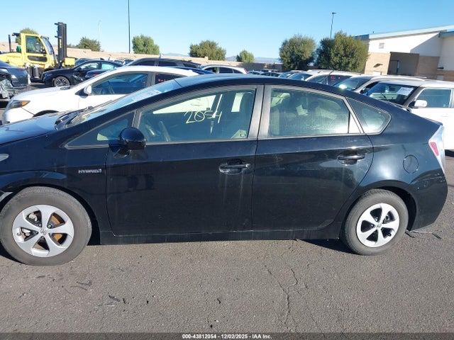 Toyota Prius Two 2015 JTDKN3DU9F1979402 Image 14
