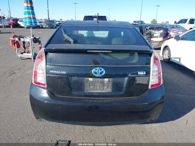 Toyota Prius Two 2015 JTDKN3DU9F1979402 Image 16