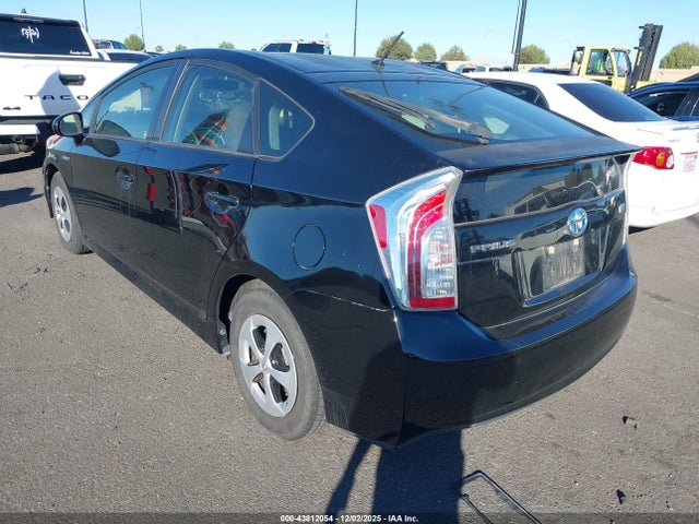 Toyota Prius Two 2015 JTDKN3DU9F1979402 Image 3