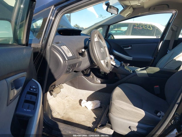 Toyota Prius Two 2015 JTDKN3DU9F1979402 Image 5