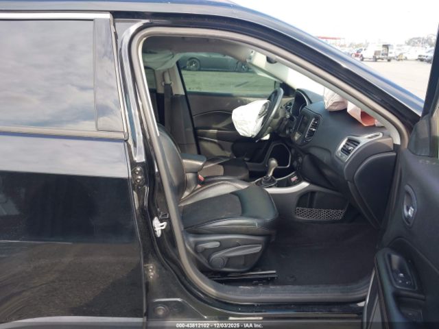 2018 JEEP COMPASS 3C4NJCBB4JT181773 Photo 4