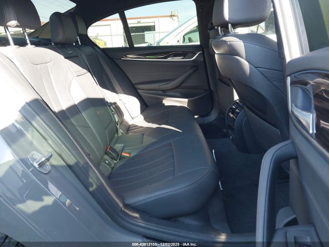 2021 BMW 530E WBA13AG00MCG96564 Photo 7