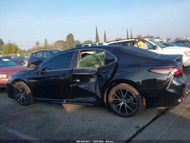 4T1G11AKXRU849779 Toyota CAMRY SE