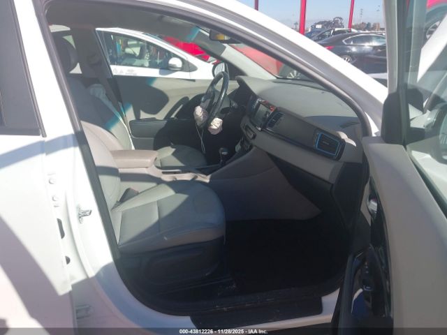 2019 KIA NIRO PLUG-IN HYBRID KNDCD3LD4K5265821 Photo 4