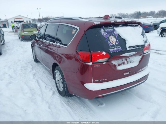 2018 CHRYSLER PACIFICA 2C4RC1BG6JR104045 Photo 2