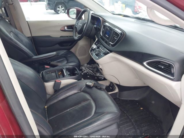 2018 CHRYSLER PACIFICA 2C4RC1BG6JR104045 Photo 4