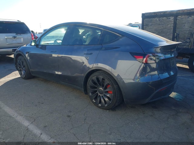2023 TESLA MODEL Y 7SAYGDEF8PF791122 Photo 2